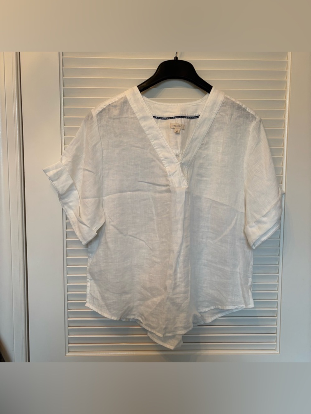 Anthropologie / Pilcro white v-neck popover linen top